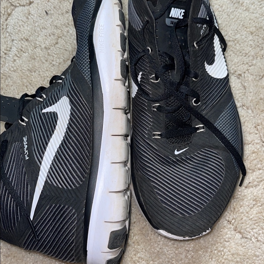 Nike - Picture 2 of 2
